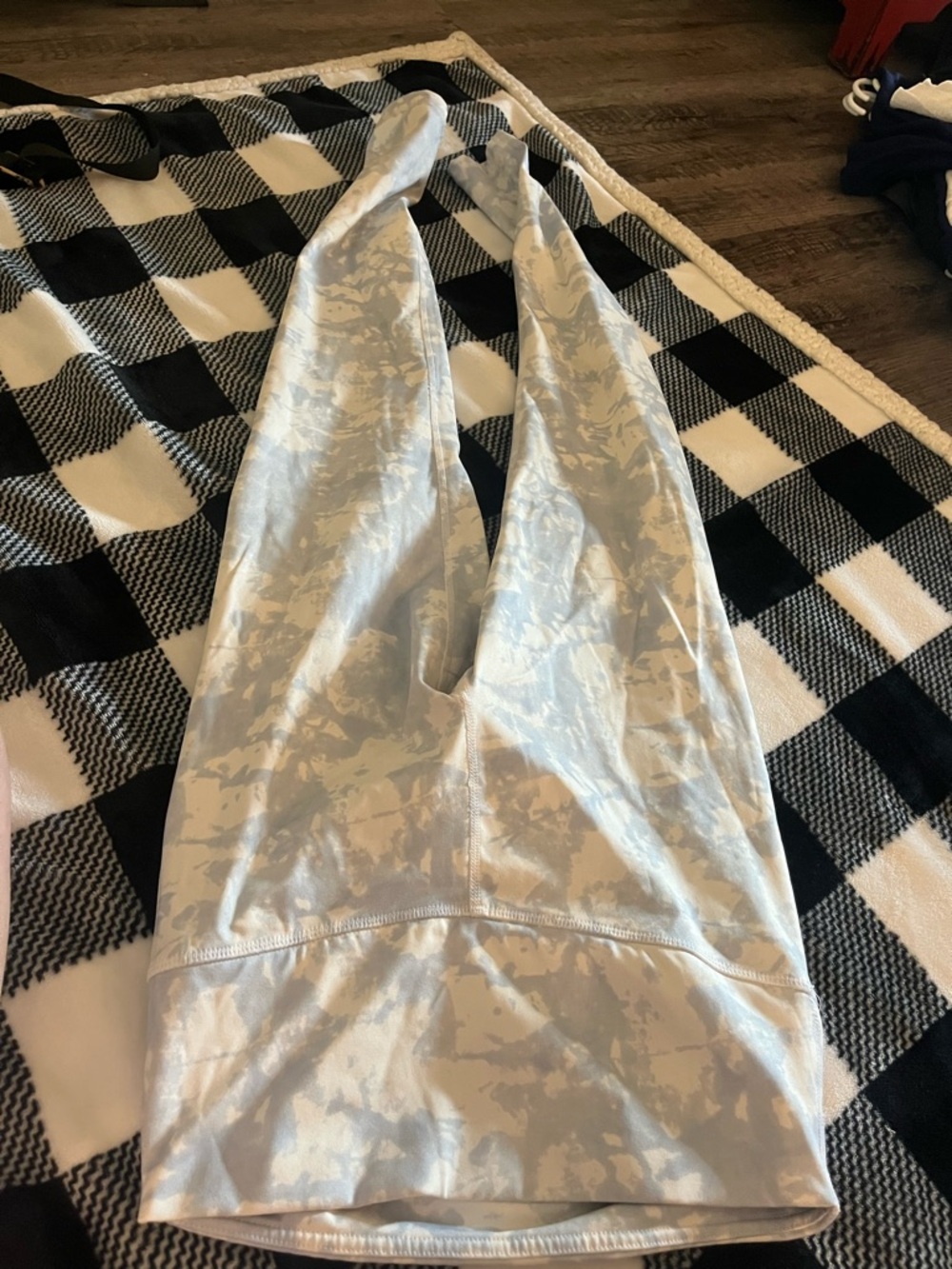 Glyder Pale Blue & White Cropped Active Leggings